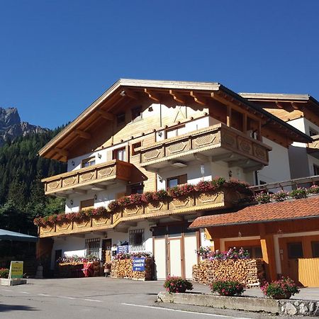 Chalet Brigitte B&B Arabba Exterior foto